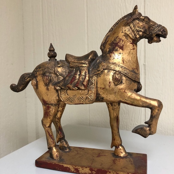 Other - Golden Finish Horse with Hints of Red